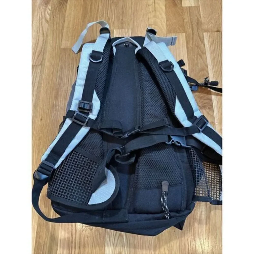 Urban Peak 27L Daypack NWOT‎